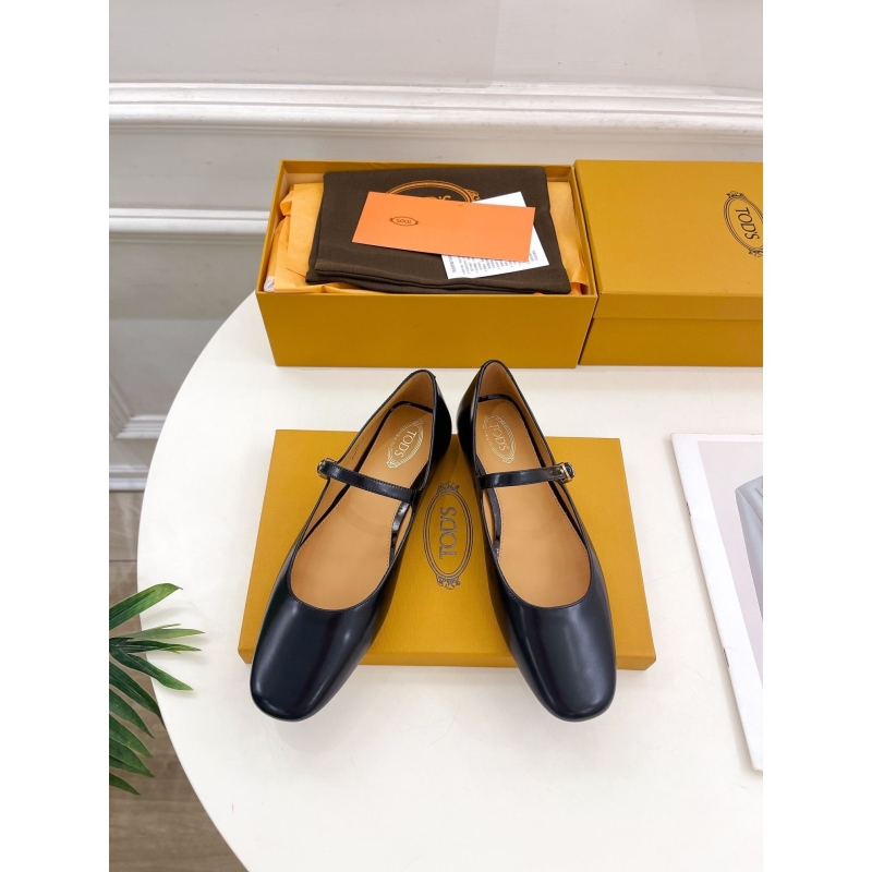 Tods flat shoes